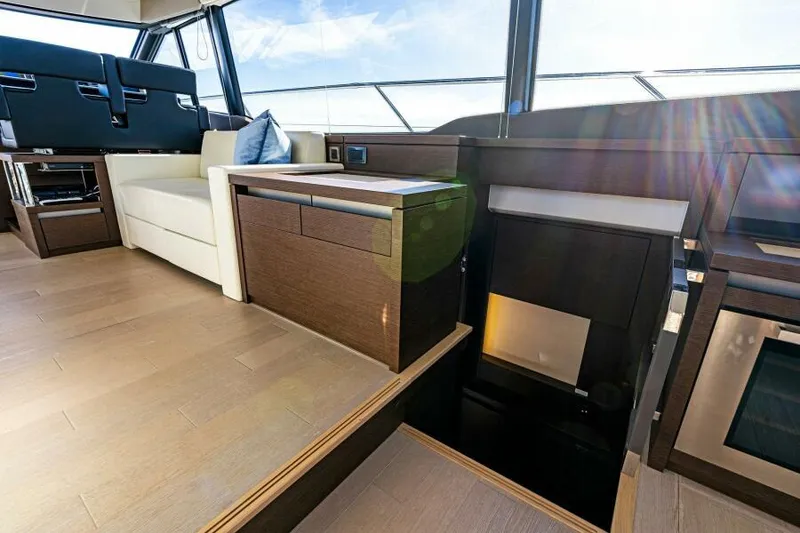 Slide: The Image of Salon TV - 5