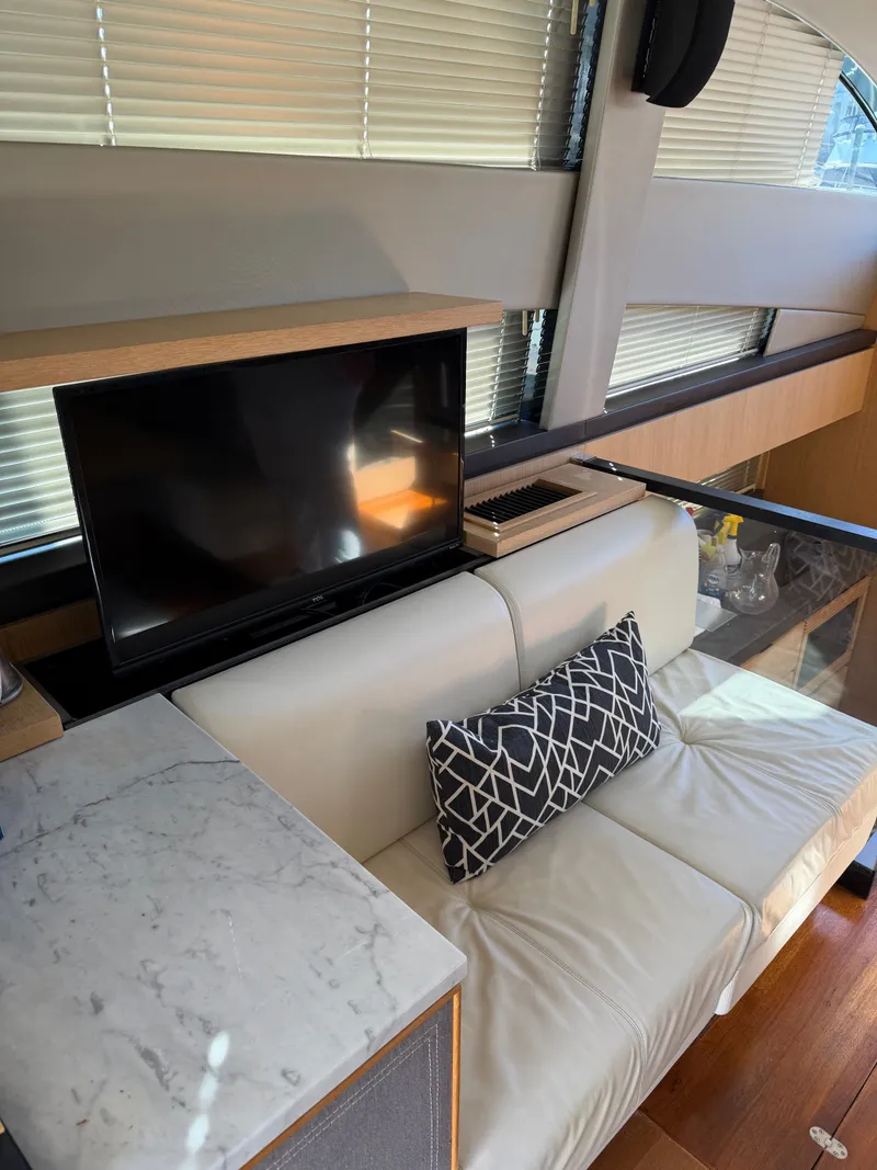 Slide: The Image of Fairline Squadron 42 2015 - 21