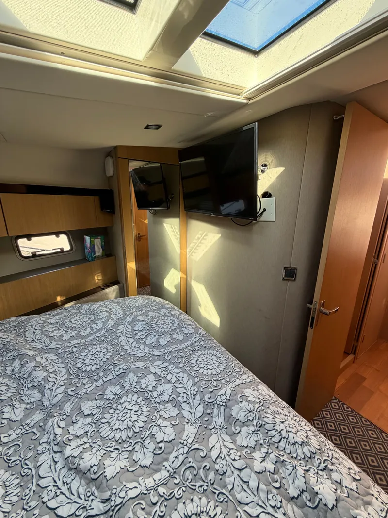 Slide: The Image of Fairline Squadron 42 2015 - 24