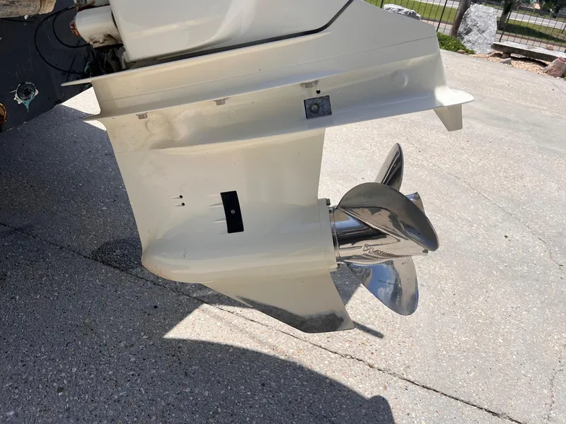 Slide: The Image of Mako 221 Center Console 1999 - 4