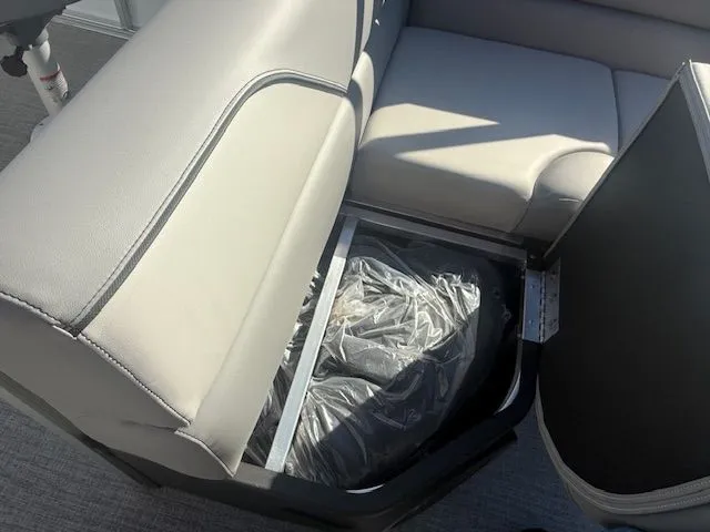 Slide: The Image of Avalon Venture 85 Quad Fish - 21' 2026 - 12