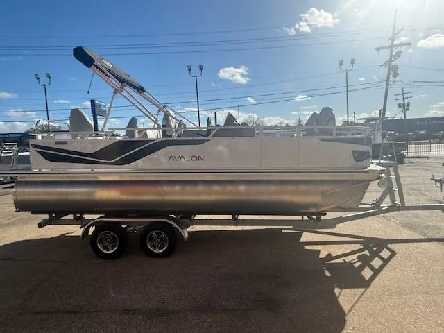 Slide: The Image of Avalon Venture 85 Quad Fish - 21' 2026 - 6