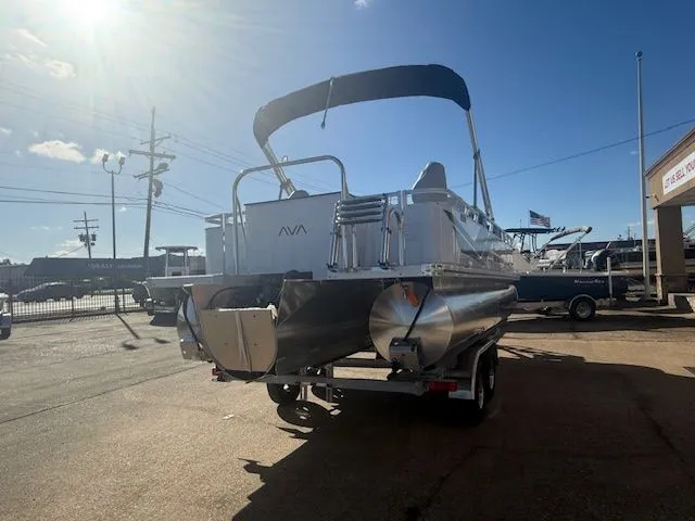 Slide: The Image of Avalon Venture 85 Quad Fish - 21' 2026 - 7