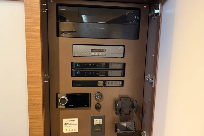 Slide: The Image of Entertainment system panel on a 2014 Sea Ray 540 Sundancer yacht. - 60