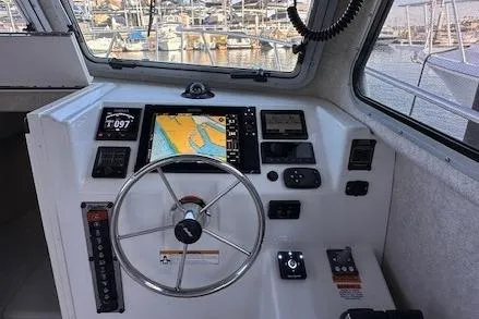 Slide: The Image of Parker Marine 2820 XLD Sport Cabin 2024 - 3