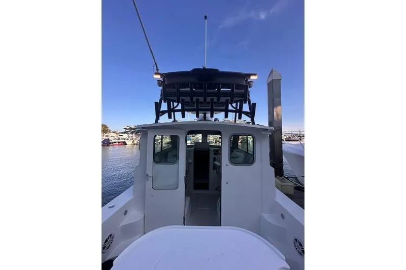 Slide: The Image of Parker Marine 2820 XLD Sport Cabin 2024 - 4