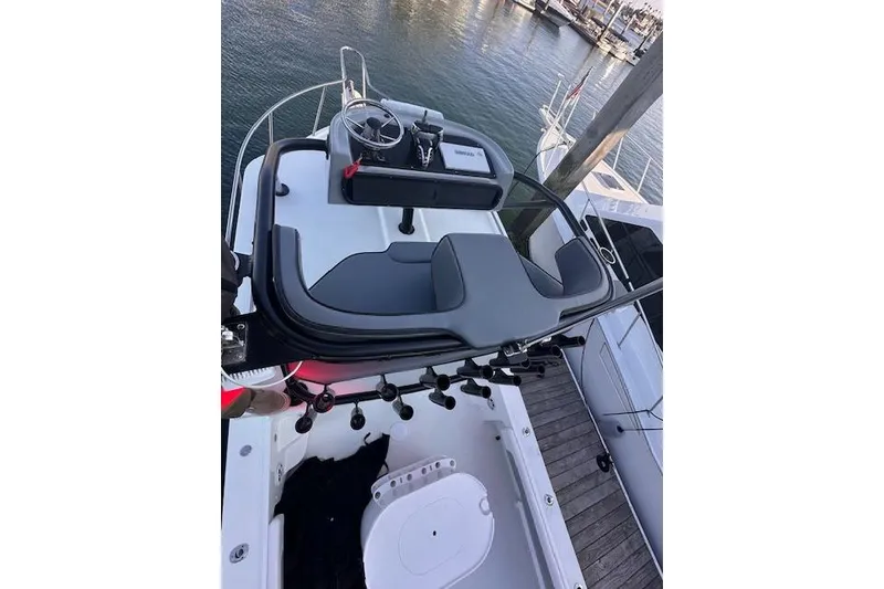 Slide: The Image of Parker Marine 2820 XLD Sport Cabin 2024 - 7