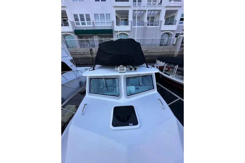 Slide: The Image of Parker Marine 2820 XLD Sport Cabin 2024 - 8