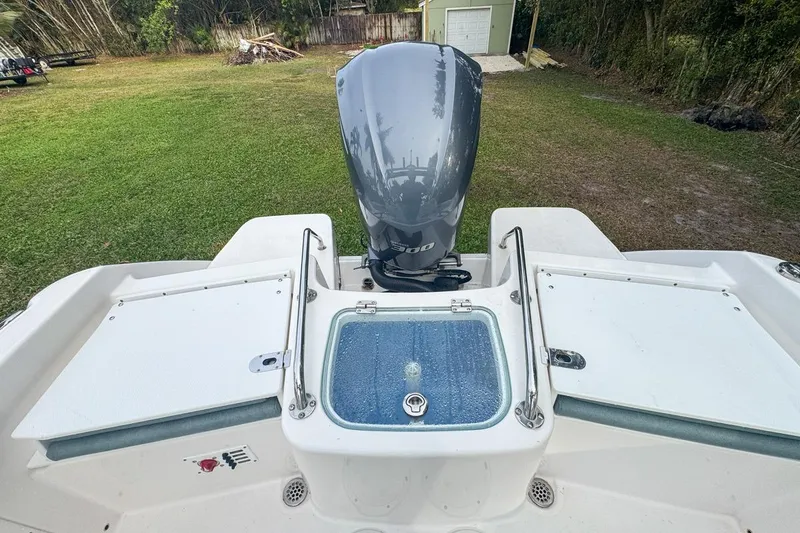 Slide: The Image of 2014 Everglades 230 Dual Console boat with Yamaha 300 outboard engine. - 75
