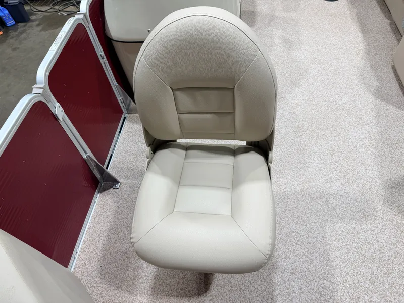 Slide: The Image of Weeres 200 Allure Fish Pontoon 2016 - 11