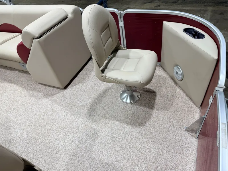 Slide: The Image of Weeres 200 Allure Fish Pontoon 2016 - 14