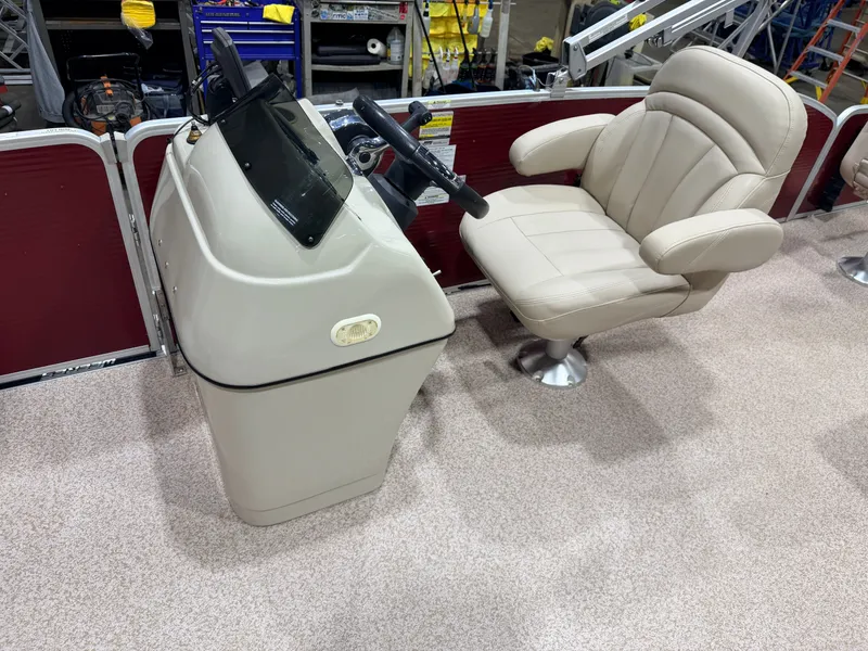 Slide: The Image of Weeres 200 Allure Fish Pontoon 2016 - 22