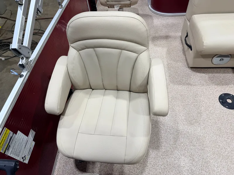 Slide: The Image of Weeres 200 Allure Fish Pontoon 2016 - 24