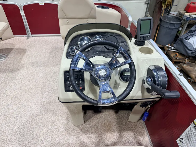 Slide: The Image of Weeres 200 Allure Fish Pontoon 2016 - 25