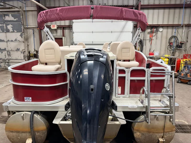 Slide: The Image of Weeres 200 Allure Fish Pontoon 2016 - 38