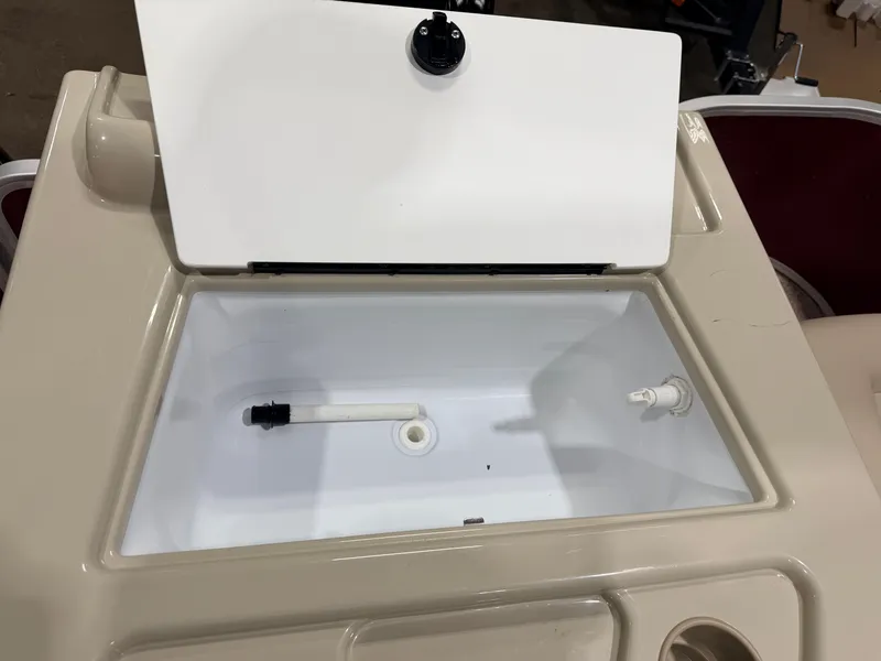 Slide: The Image of Weeres 200 Allure Fish Pontoon 2016 - 46