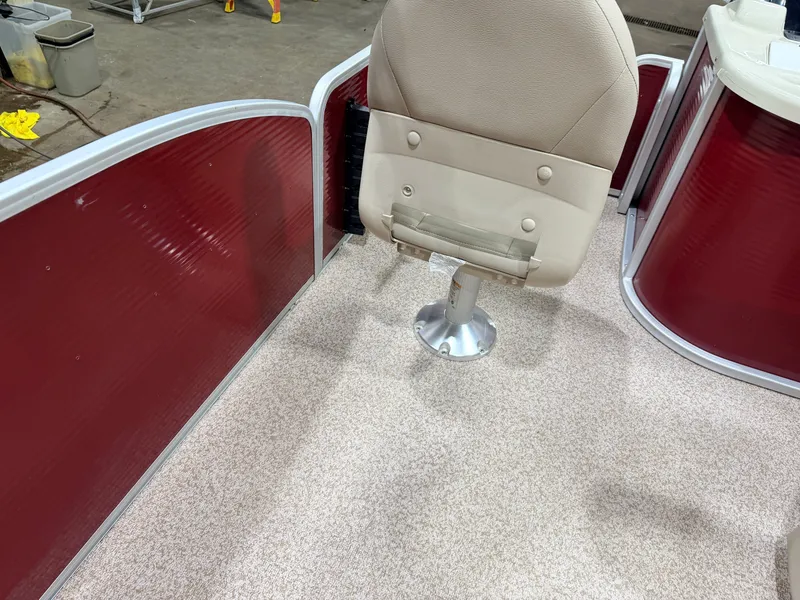 Slide: The Image of Weeres 200 Allure Fish Pontoon 2016 - 47