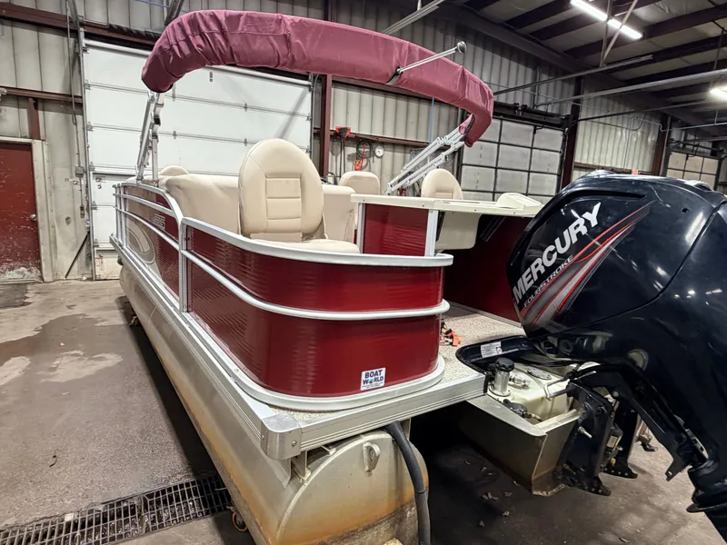 Slide: The Image of Weeres 200 Allure Fish Pontoon 2016 - 56