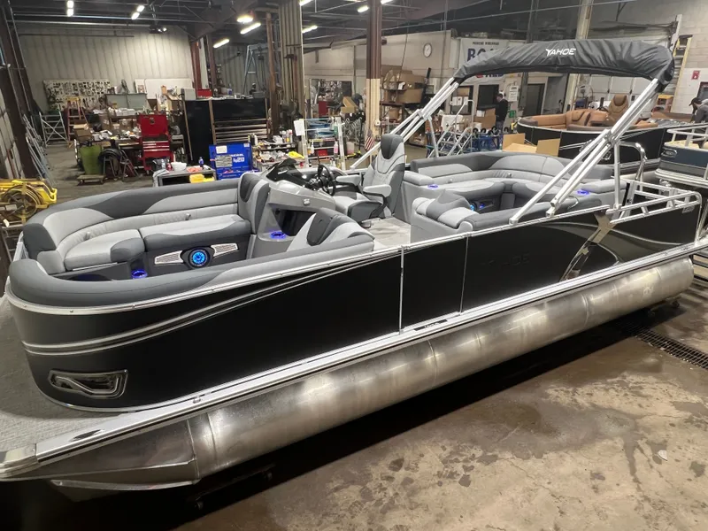 The Image of Tahoe LTZ 2385 Elite Cruise Tritoon & Honda 4-Stroke EFI 2026 - 1