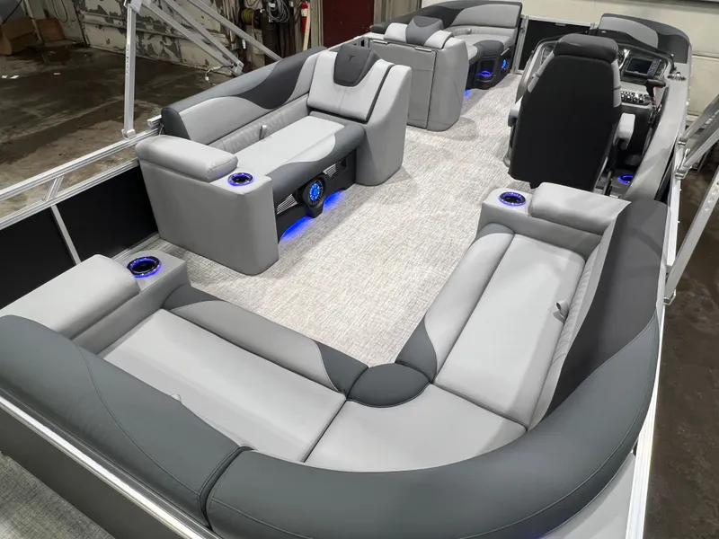 Slide: The Image of Tahoe LTZ 2385 Elite Cruise Tritoon & Honda 4-Stroke EFI 2026 - 26