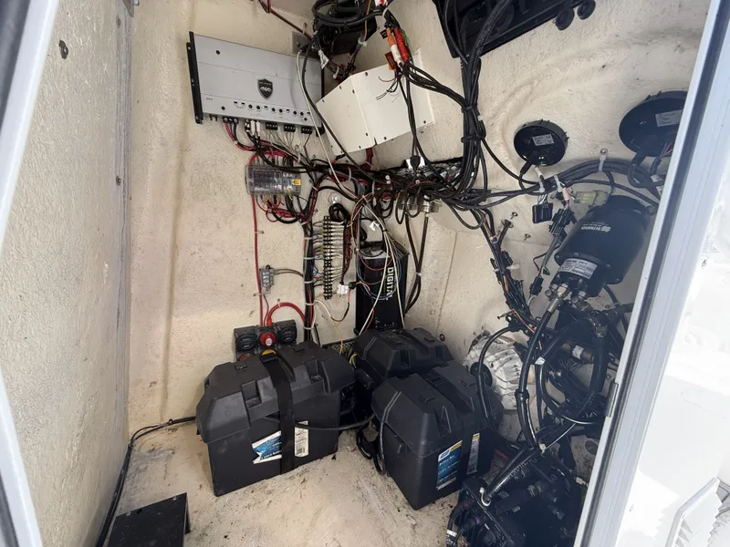 Slide: The Image of TideLine Boats 235 Hybrid 2020 - 18