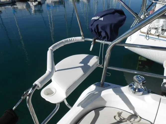 Slide: The Image of 2007 Hunter 33 - Image 15 - 15