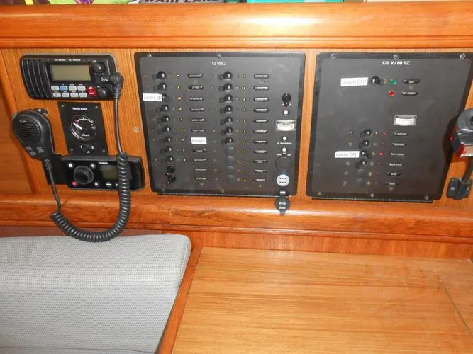 Slide: The Image of 2007 Hunter 33 - Image 9 - 9