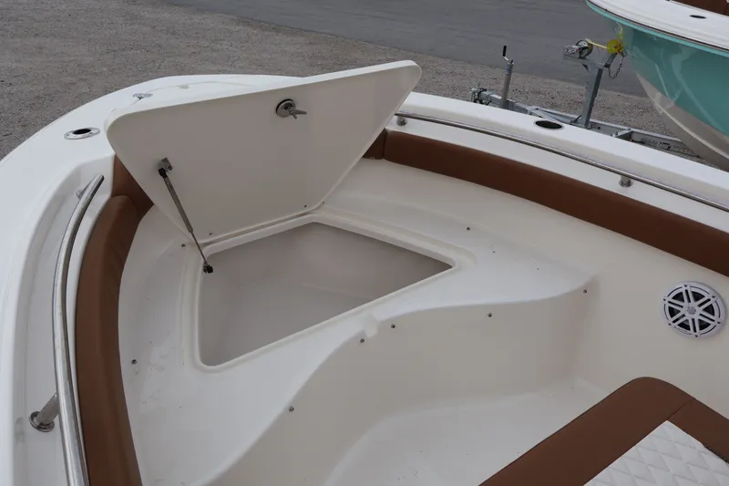 Slide: The Image of Pioneer 202 Sportfish 2026 - 12