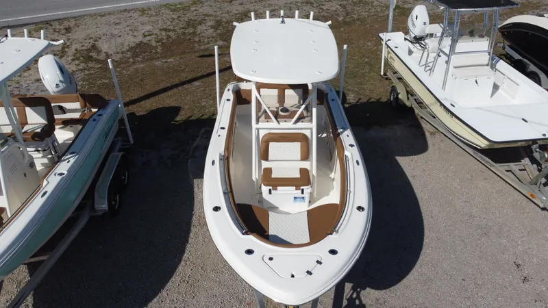 Slide: The Image of Pioneer 202 Sportfish 2026 - 15