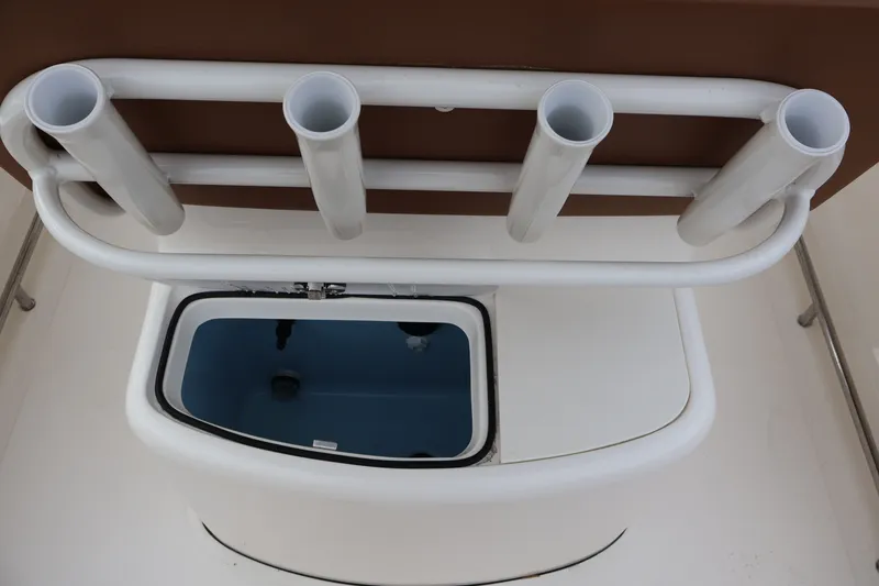 Slide: The Image of Pioneer 202 Sportfish 2026 - 18