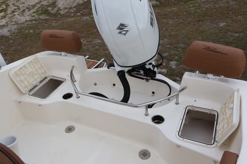 Slide: The Image of Pioneer 202 Sportfish 2026 - 21