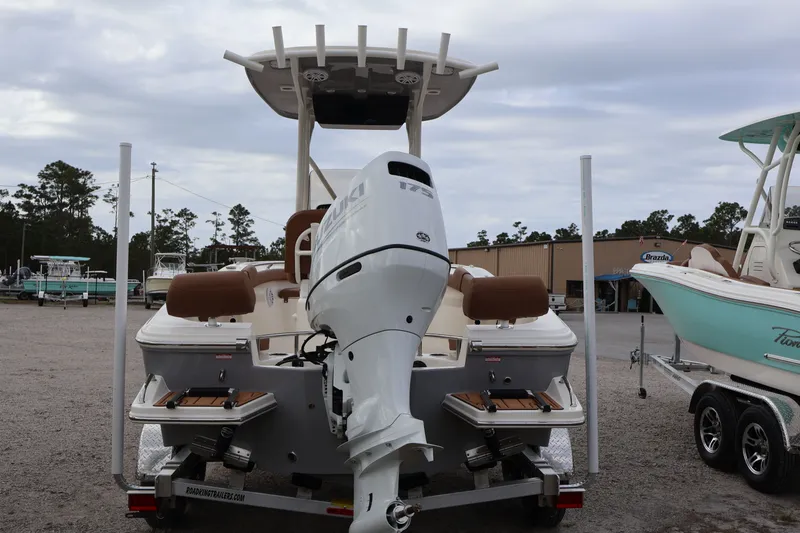 Slide: The Image of Pioneer 202 Sportfish 2026 - 4