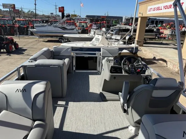 Slide: The Image of Avalon Venture Quad Lounge - 19' 2026 - 17