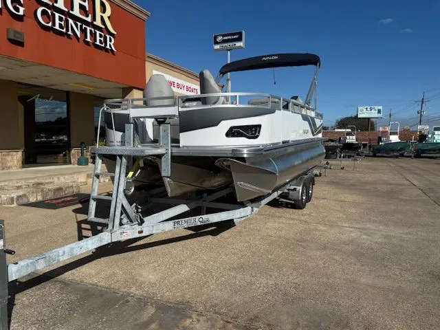 Slide: The Image of Avalon Venture 85 Quad Fish - 21' 2026 - 3