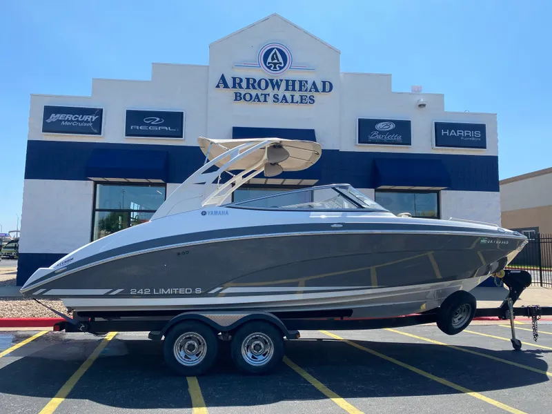 The Image of Yamaha 242 Limited S 2015 - 1