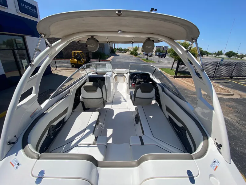 Slide: The Image of Yamaha 242 Limited S 2015 - 10