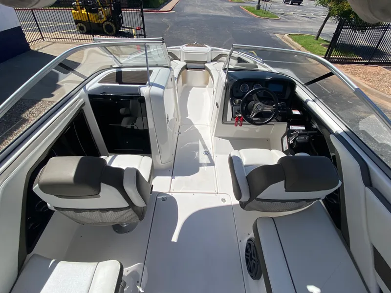 Slide: The Image of Yamaha 242 Limited S 2015 - 11