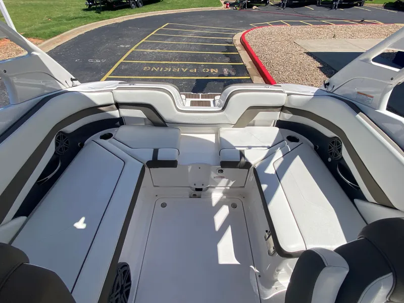 Slide: The Image of Yamaha 242 Limited S 2015 - 12