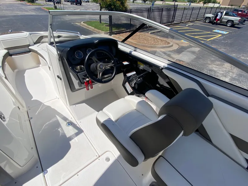 Slide: The Image of Yamaha 242 Limited S 2015 - 13