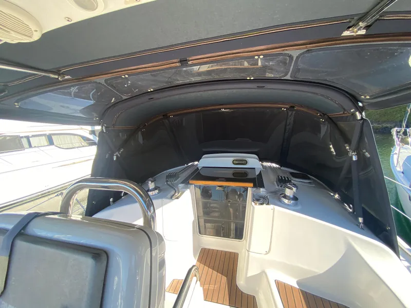 Slide: The Image of Interior view of a 2006 Hunter 38 yacht. - 14