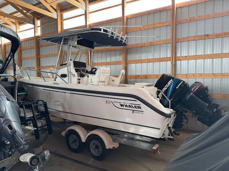 The Image of Boston Whaler 21 Outrage 1999 - 1