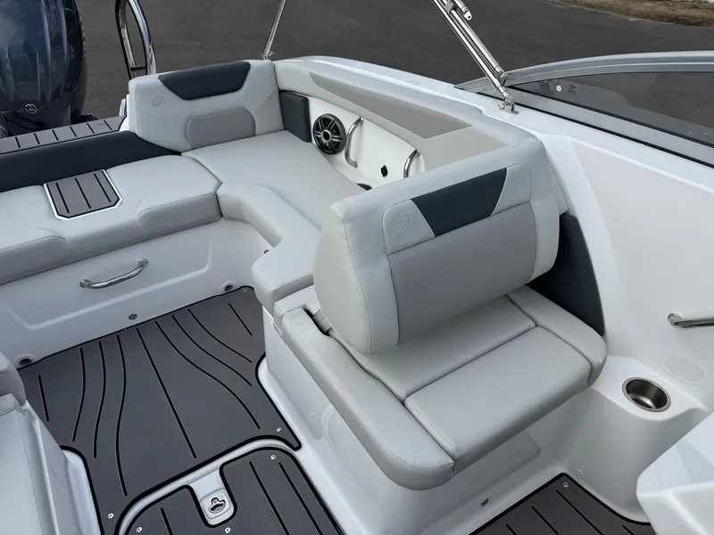 Slide: The Image of Hurricane SD2050-OB 2026 - 19