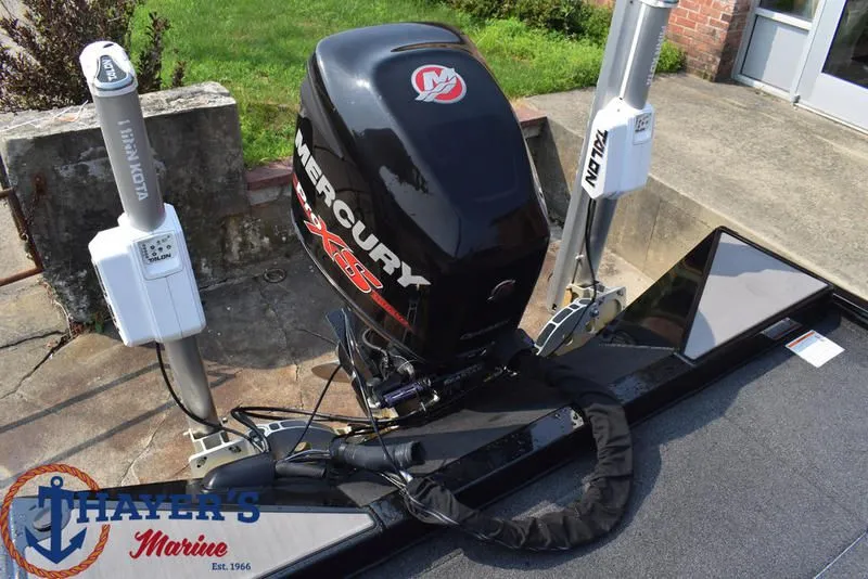 Slide: The Image of Crestliner MX 21 2024 - 11