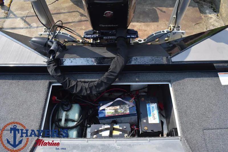 Slide: The Image of Crestliner MX 21 2024 - 12