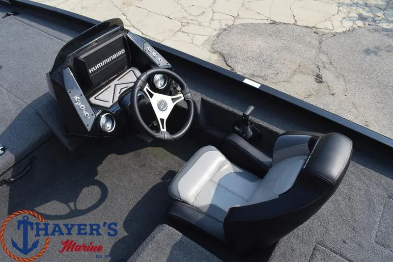 Slide: The Image of Crestliner MX 21 2024 - 5