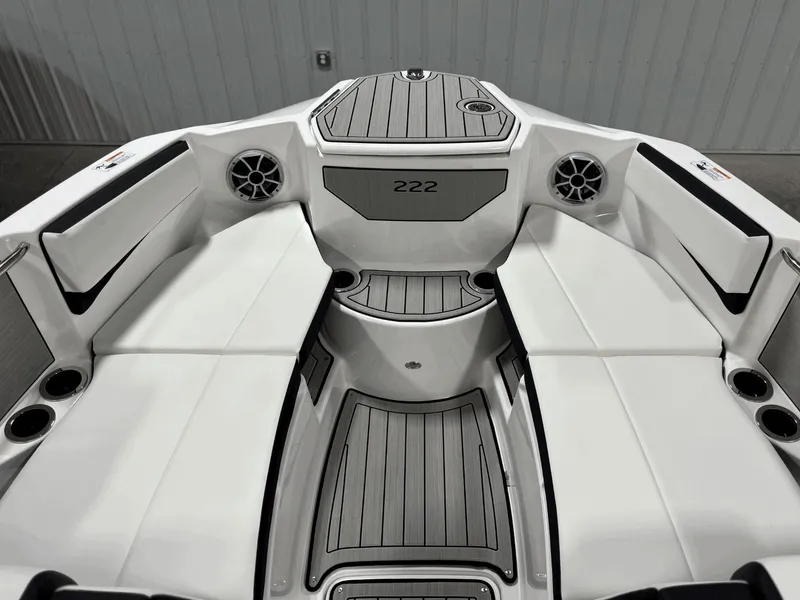 Slide: The Image of Yamaha 222SE 2026 - 14