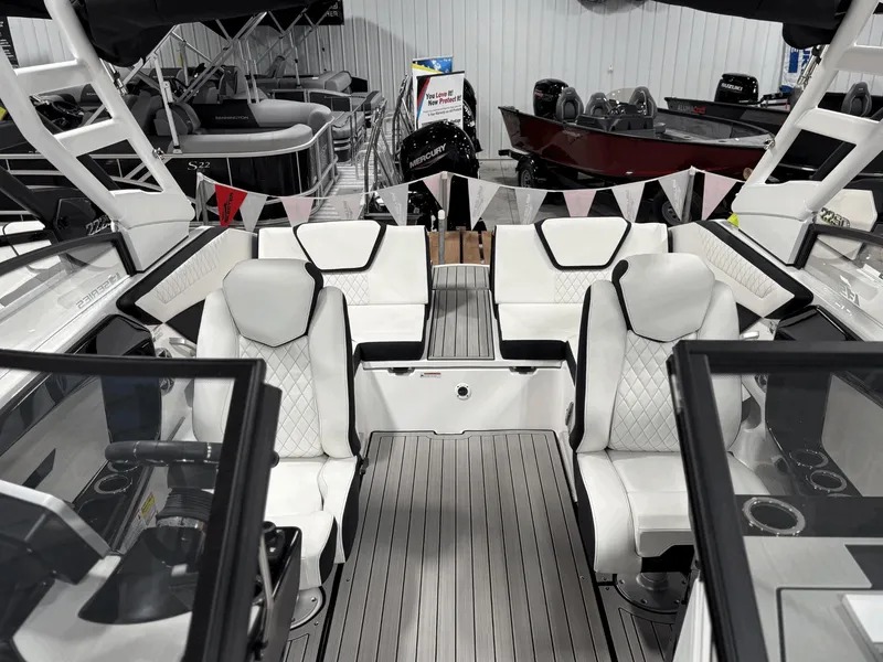 Slide: The Image of Yamaha 222SE 2026 - 17