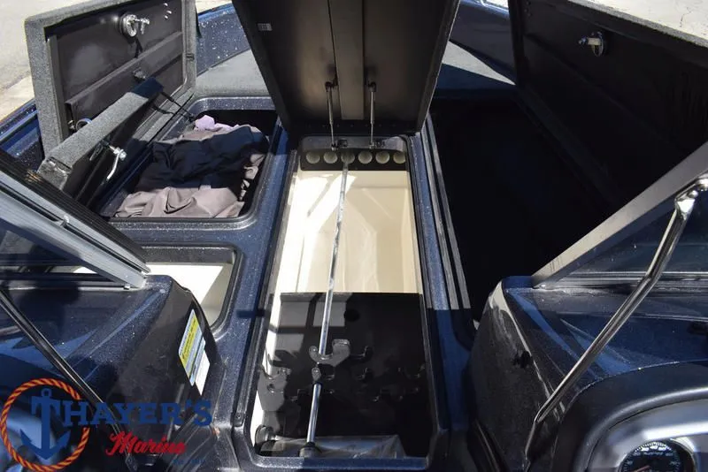 Slide: The Image of Triton 216 Allure 2017 - 14