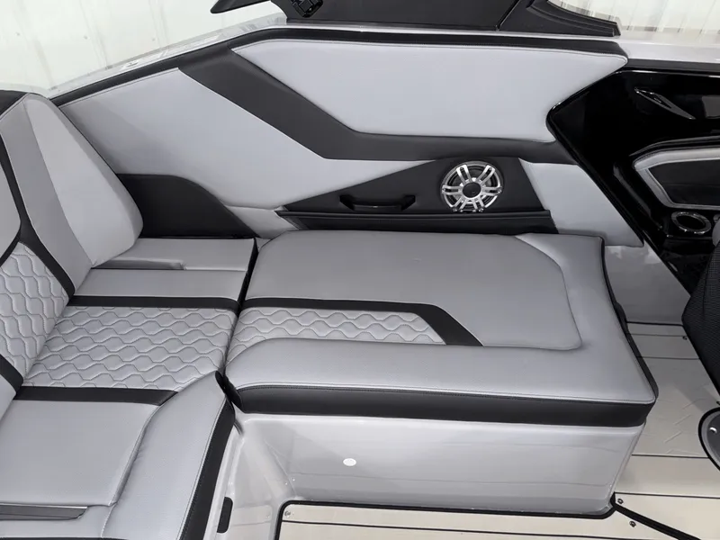 Slide: The Image of Yamaha 255XD 2026 - 32