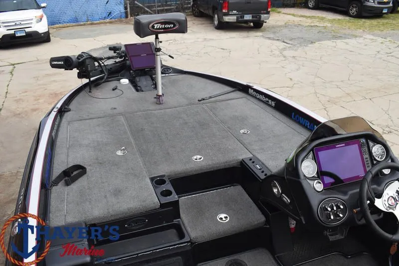 Slide: The Image of Triton 20 TrX 2015 - 6